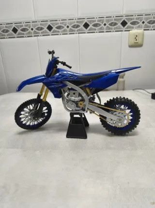 Réplica Moto Yamaha YZ450F Azul.