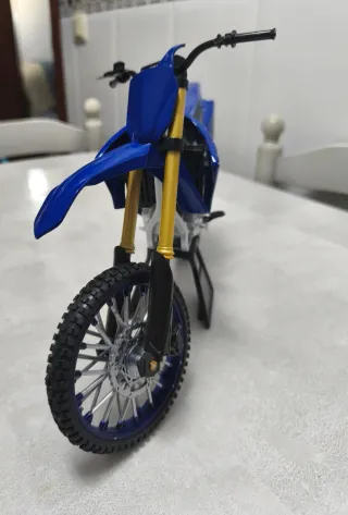 Réplica Moto Yamaha YZ450F Azul.