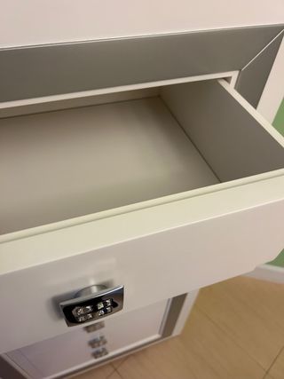 Cajonera Blanca y Plateada