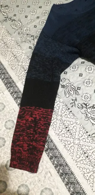 Jersey H&M largo degradado azul, negro y fucsia