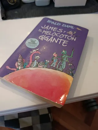James y el melocotón gigante / James and the Gi...