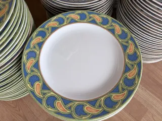 Juego de platos de cerámica con diseño 32cm.