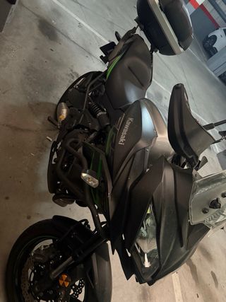 Kawasaki Adventure Negra