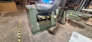 Torno y maquinaria industrial