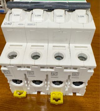 Interruptor Automático Schneider iK60N C40