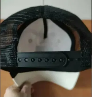 Gorra Hanukeii Negra y Blanca