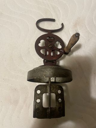 Antigüedad Rústica con Manivela