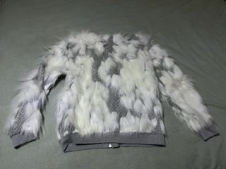 Chaqueta pelo Zara gris y blanco