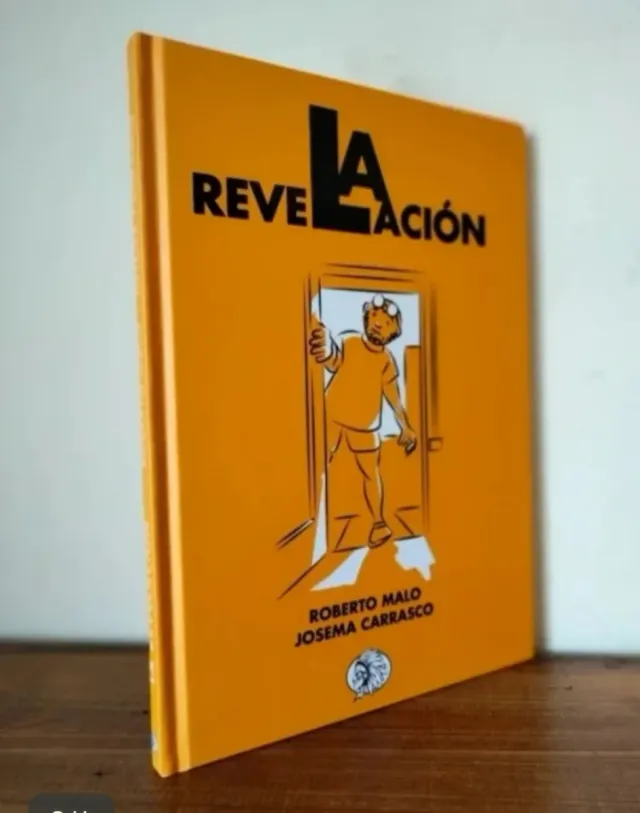 Libros variados, tapa dura, a 5 € cada uno