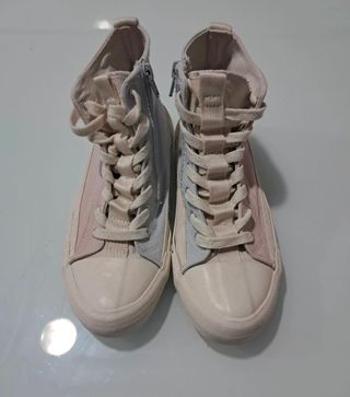 Zapatillas o botines Zara. Talla 35