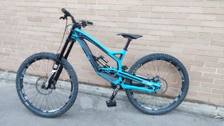 YT Tues CF Pro 2017 Carbono Talla M. Muy cuidada