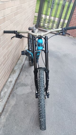 YT Tues CF Pro 2017 Carbono Talla M. Muy cuidada