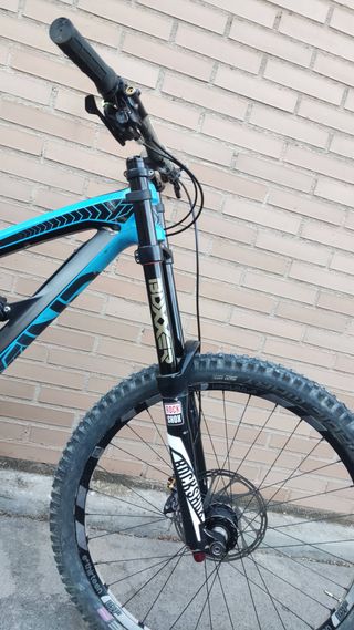 YT Tues CF Pro 2017 Carbono Talla M. Muy cuidada