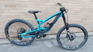 YT Tues CF Pro 2017 Carbono Talla M. Muy cuidada