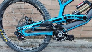 YT Tues CF Pro 2017 Carbono Talla M. Muy cuidada