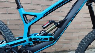 YT Tues CF Pro 2017 Carbono Talla M. Muy cuidada