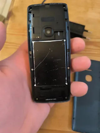 Teléfono Nokia 3310 (2017) con cargador