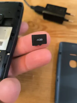 Teléfono Nokia 3310 (2017) con cargador