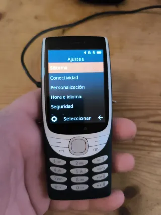 Teléfono Nokia 3310 (2017) con cargador