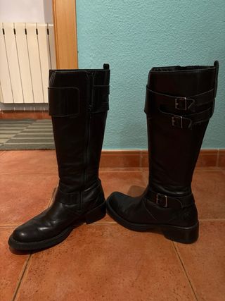 Botas de cuero negras altas