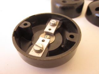 INTERRUPTORES, ENCHUFES Y PULSADOR TIMBRE RETRO