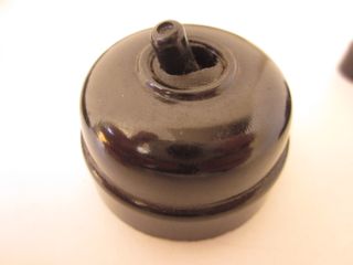 INTERRUPTORES, ENCHUFES Y PULSADOR TIMBRE RETRO