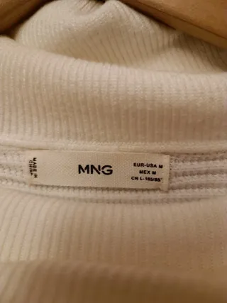 Jersey blanco cuello alto