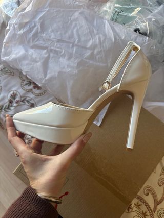 Zapatos tacón plataforma pulsera blancos Son 36 37