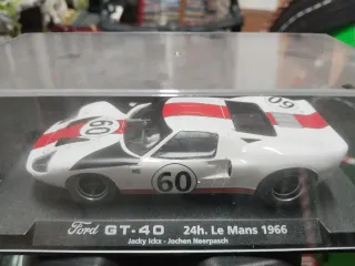 Ford GT-40 Le Mans 1966 Coche a escala