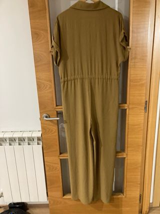 Mono Zara verde oliva talla M