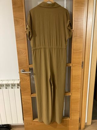 Mono Zara verde oliva talla M