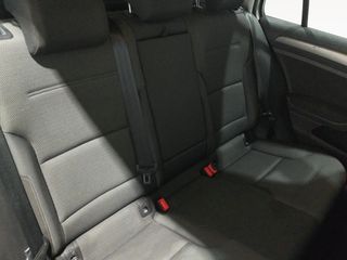 Volkswagen Golf Advance