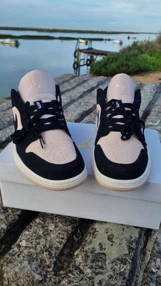 Sapatilhas Nike Jordan 1 Low Black Guava Ice