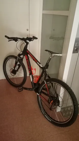 Bicicleta TREK. 4300