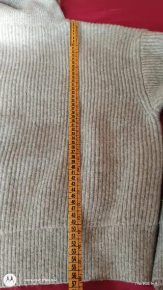 Maglione grigio collo alto