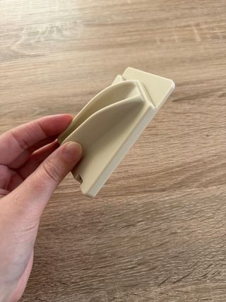 Soporte adhesivo para móvil tipo tarjetero – NUEVO