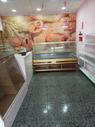 Vitrina Refrigerada y mostrador.