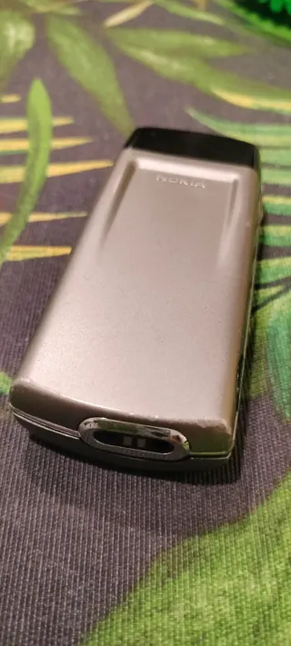Nokia 8850 titanio