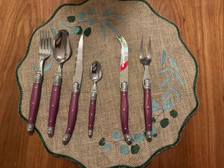 Set 26 Cubiertos Laguiole Production Violeta