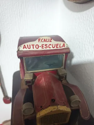 Coche de hojalata Auto-Escuela