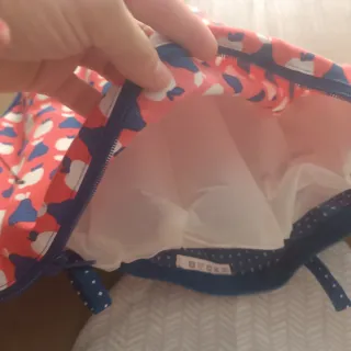 Trona bebé blanca Ikea, regalo cojines y chaleco