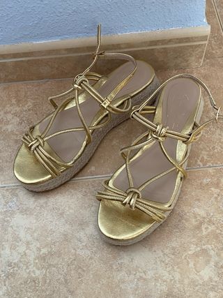 Sandalias doradas Sfera