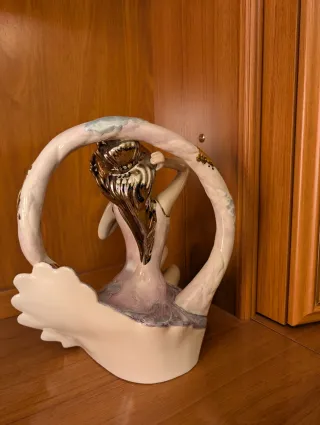 Figura bailarina cerámica dorada