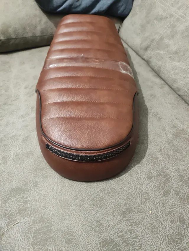 Asiento Moto Caferacer Cuero Marrón LED