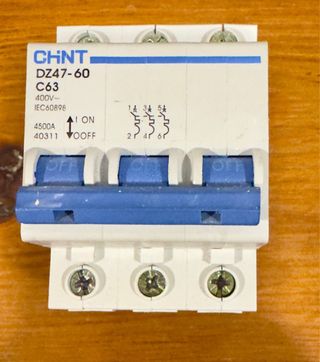 Interruptor Chint DZ47-60 C63 400V