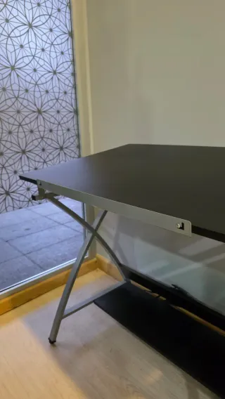 Mesa de dibujo inclinable con cajonera