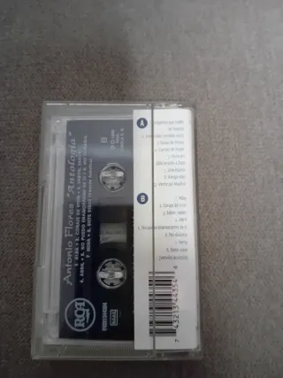 Collezione di musiche su cassetta di Antonio Flores
