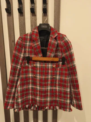 Conjunto Stradivarius. Americana T.S y falda T.40