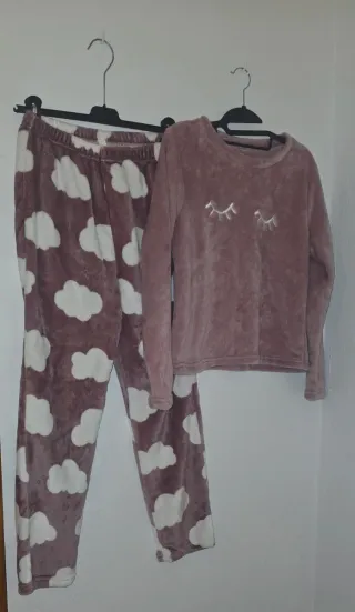 Pijama Shein Rosa con Nubes Talla S.