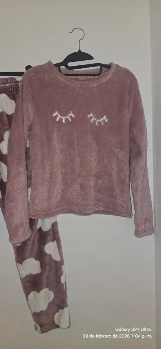 Pijama Shein Rosa con Nubes Talla S.